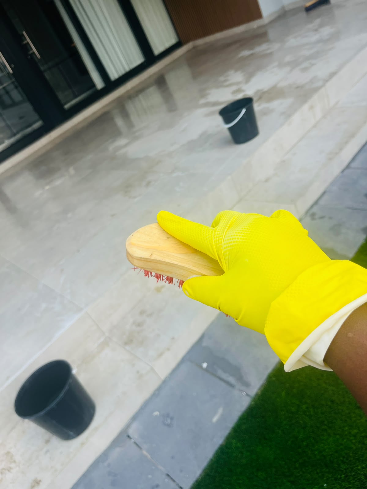 Deep cleaning kitchen and bathroom